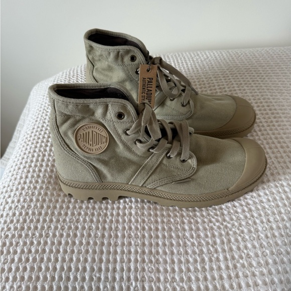 Palladium Hi Tops - Picture 4 of 10